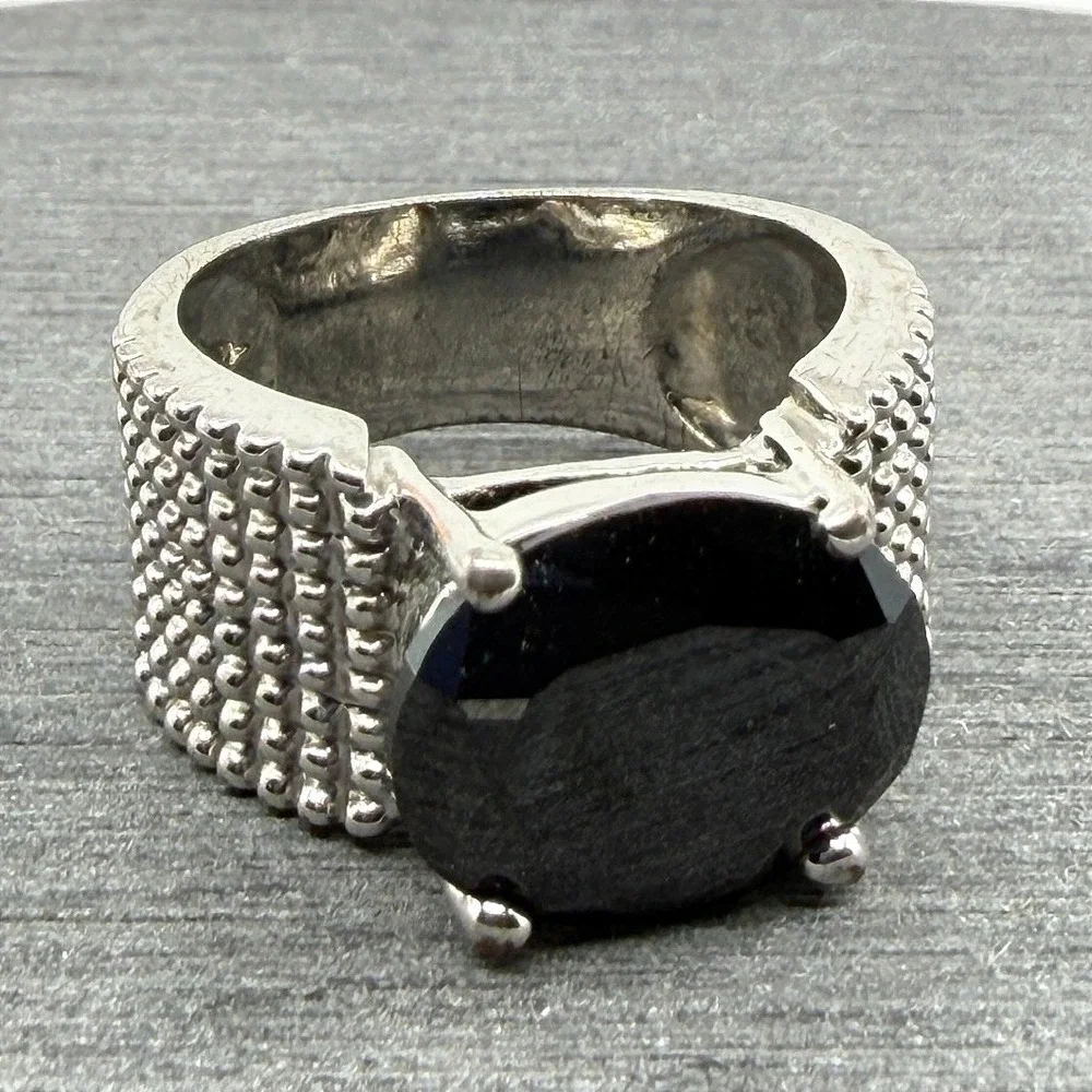 Vtg Silver Tone Black Oval Faceted Stone Ring Textured Band Gothic Statement Y2K